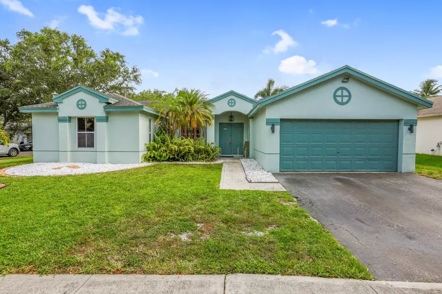 4764 NW 14th DR, Coconut Creek, FL 33063