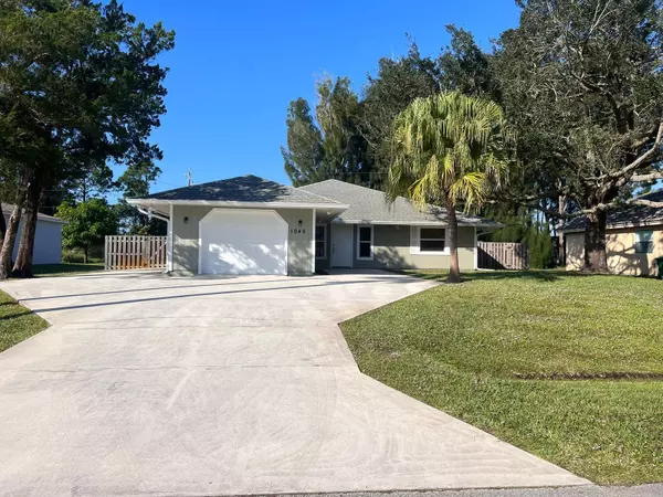 1045 SW Bay State RD, Port Saint Lucie, FL 34953