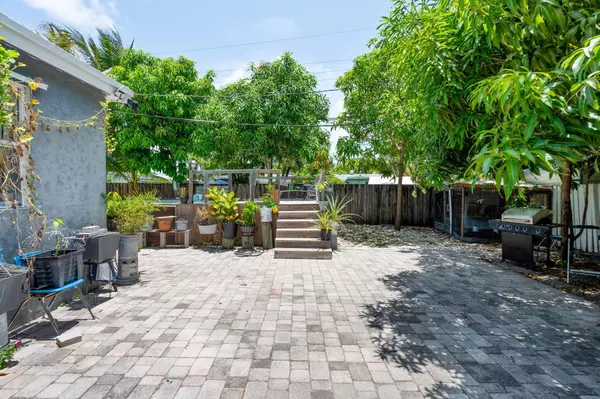 Pompano Beach, FL 33064,4740 NE 17 AVE