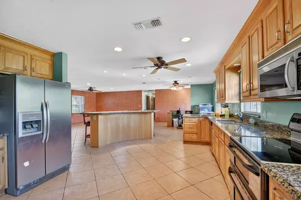 Lake Worth, FL 33462,6581 Hillside LN