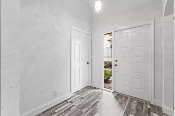 Delray Beach, FL 33484,15465 Lake Gardenia PL