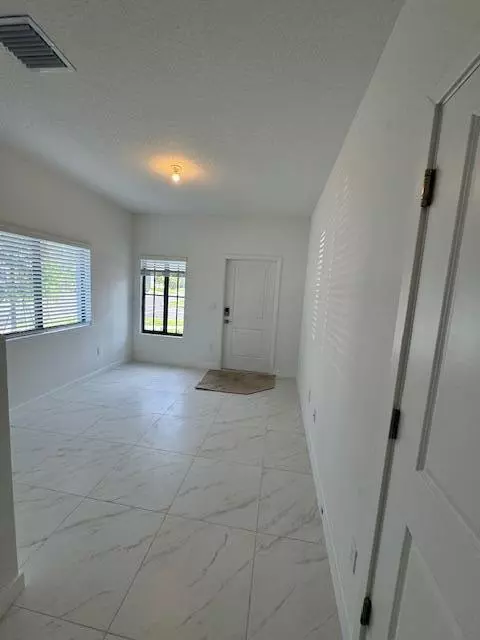 Haverhill, FL 33415,5040 Elderberry ST