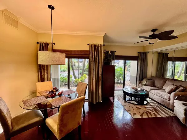 Palm Beach Gardens, FL 33418,4905 Midtown LN 2104