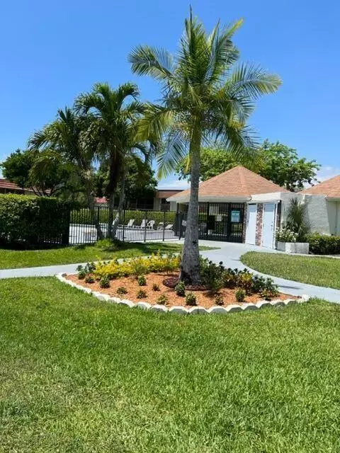 Boca Raton, FL 33428,22795 SW 66th AVE 207