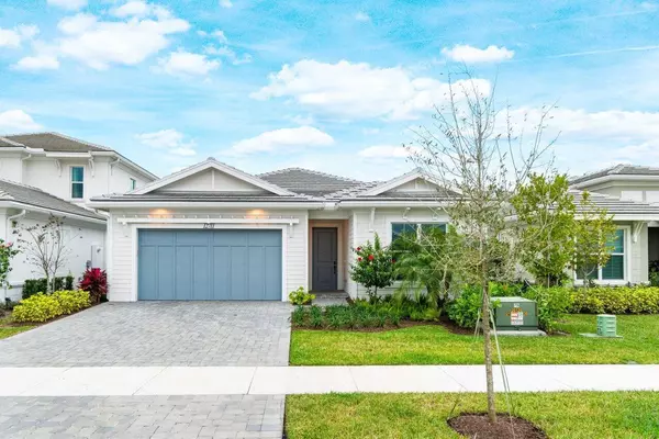 12711 Nautilus CIR, Palm Beach Gardens, FL 33412