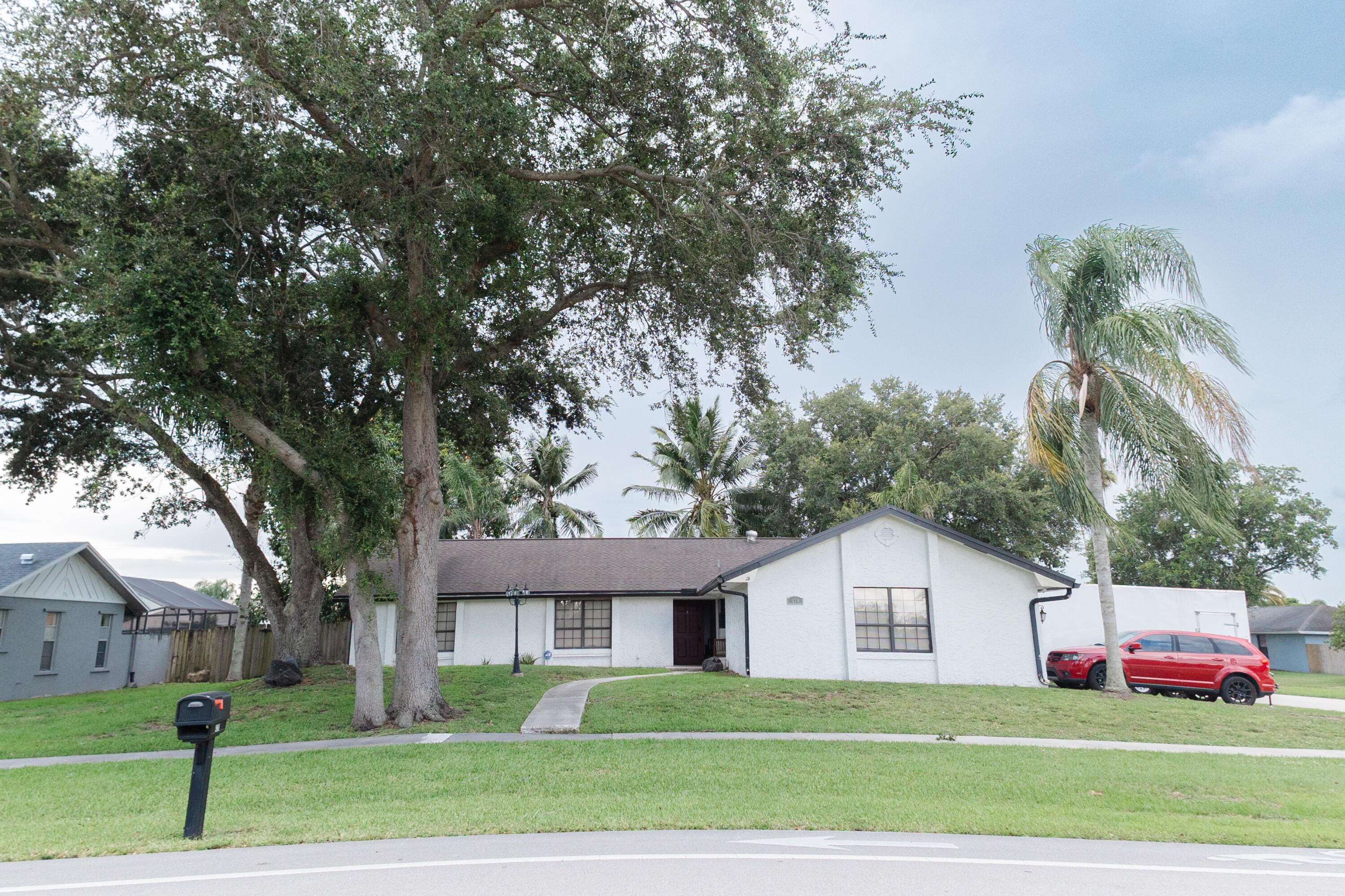 420 La Mancha AVE, Royal Palm Beach, FL 33411