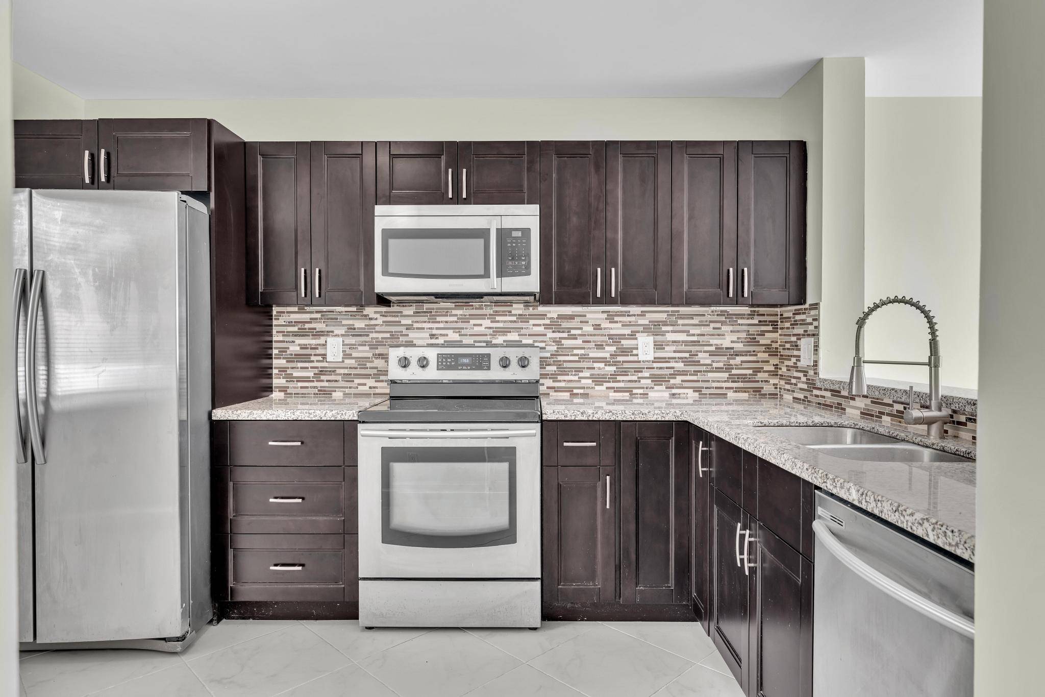Pembroke Pines, FL 33029,20865 NW 3rd CT