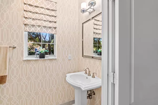 Lake Worth, FL 33463,5957 Monterra Club DR