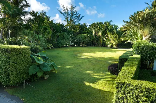 Palm Beach, FL 33480,324 Eden RD