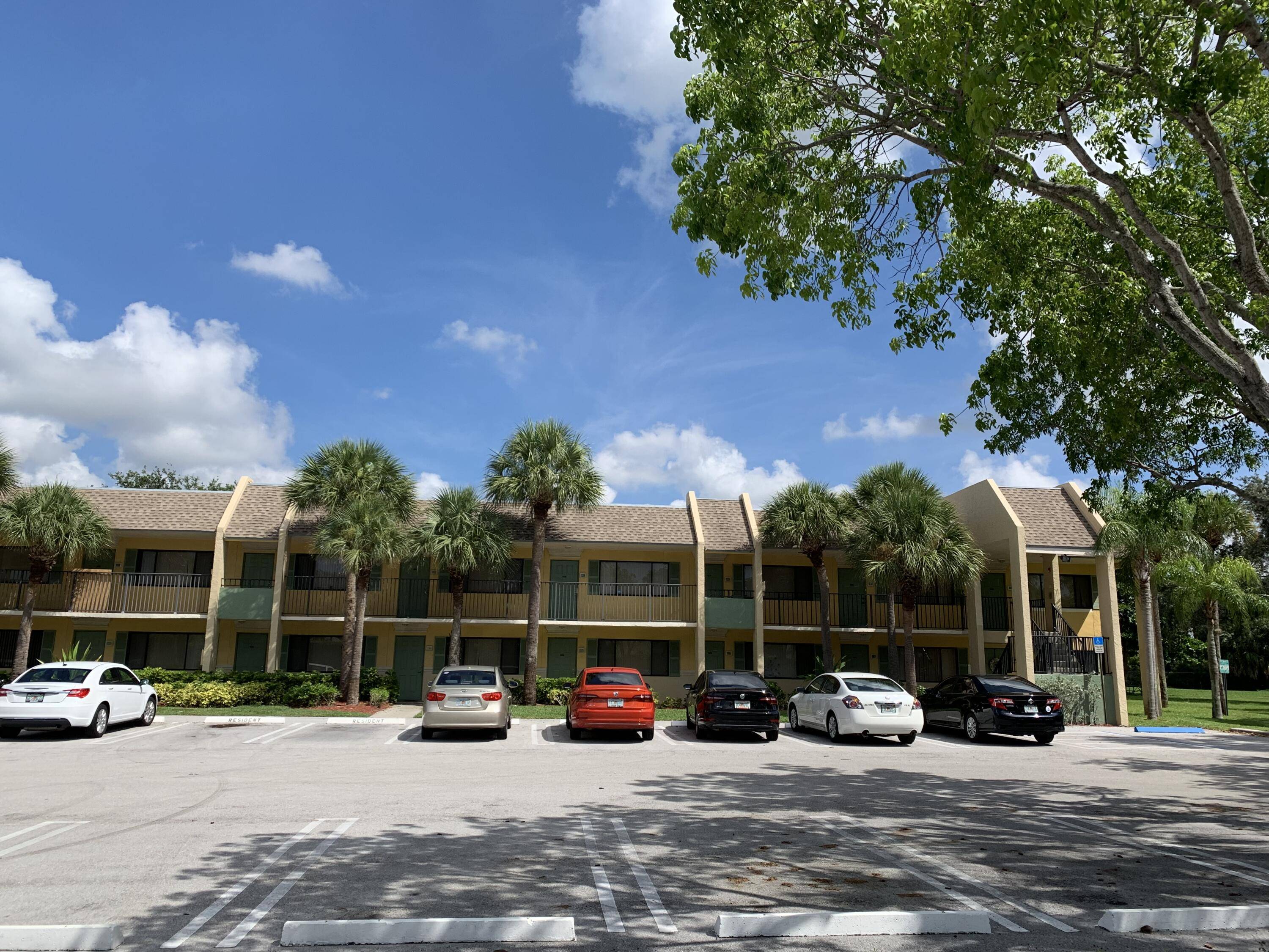 Boynton Beach, FL 33436,1535 W Meadows CIR