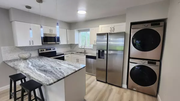Port Saint Lucie, FL 34953,132 SE Village DR 132