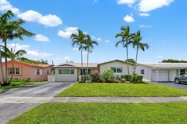 5511 Van Buren ST, Hollywood, FL 33021