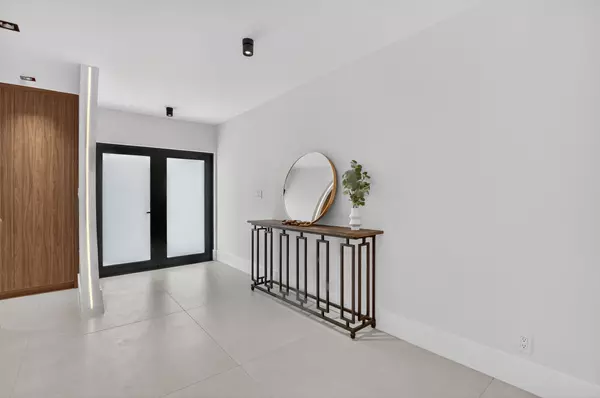 Boca Raton, FL 33487,43 Oregon LN