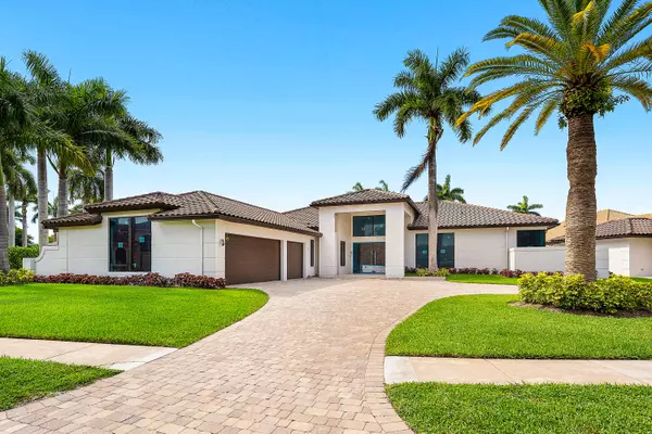 6121 Hollows LN, Delray Beach, FL 33484