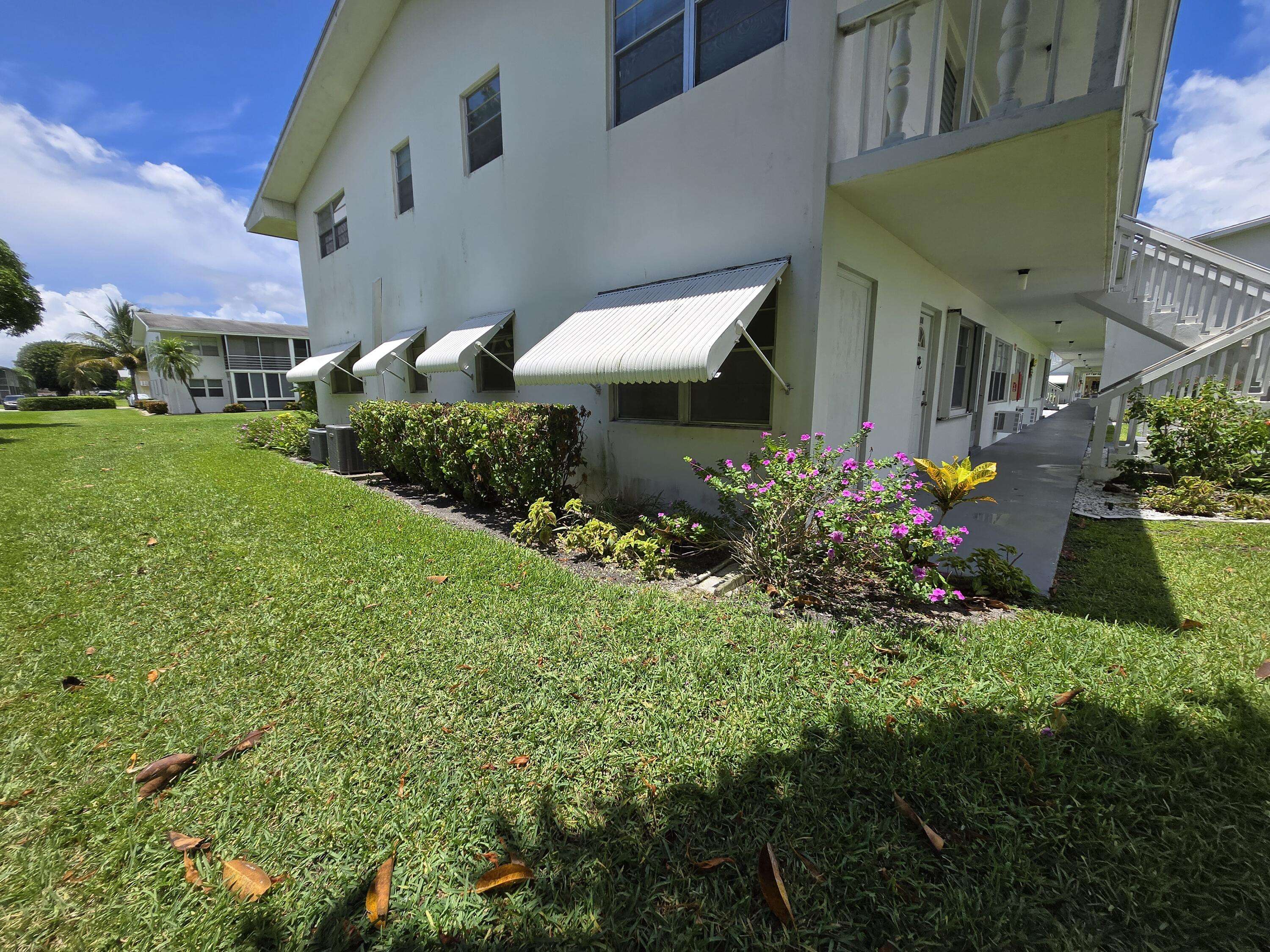 West Palm Beach, FL 33417,108 E Easthampton