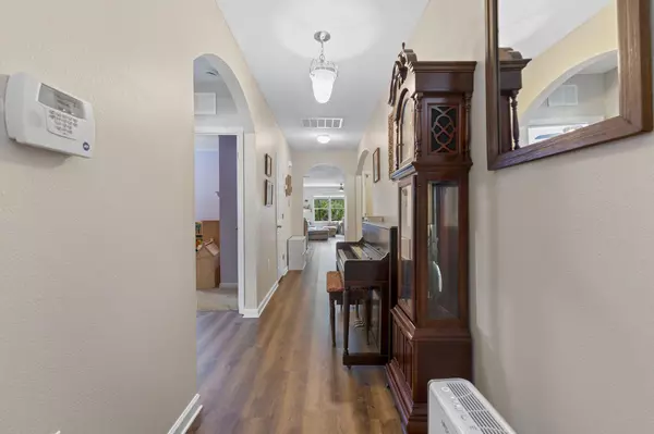 Vero Beach, FL 32962,1327 SW Lexington SQ