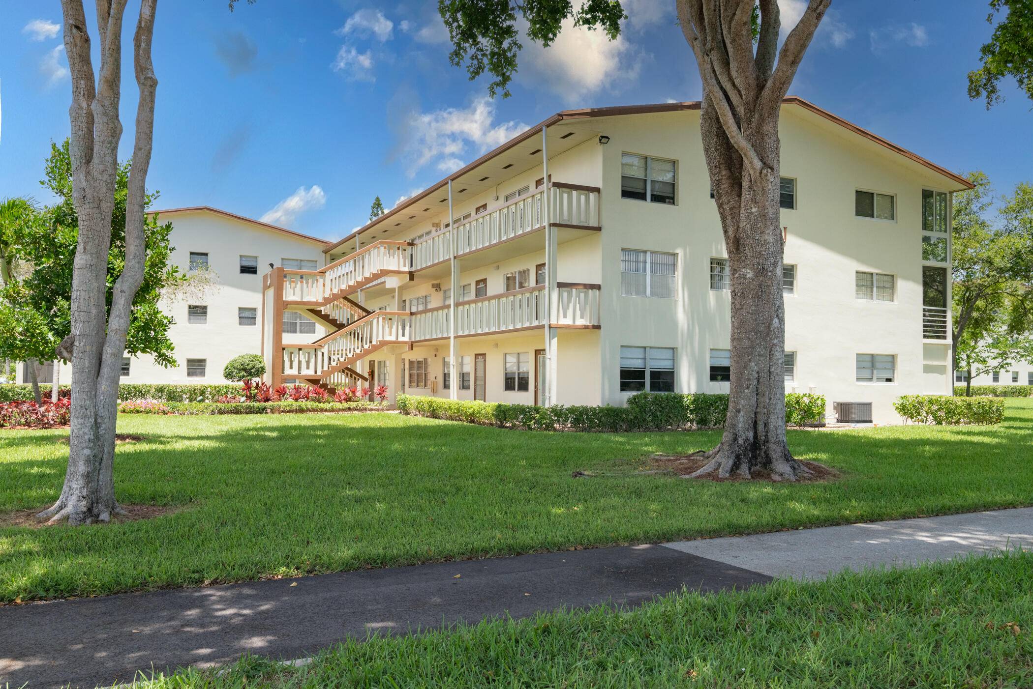 Boca Raton, FL 33434,398 Mansfield J