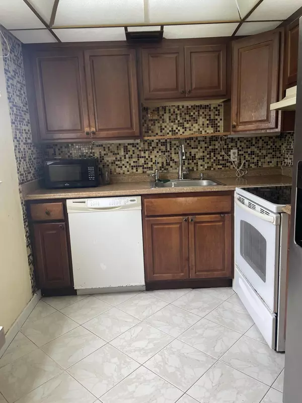 Delray Beach, FL 33446,345 Brittany H 345