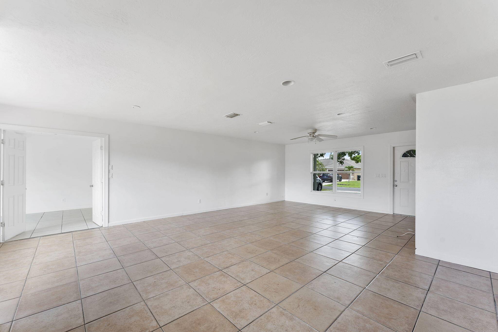 Port Saint Lucie, FL 34983,1041 SE Spinnaker