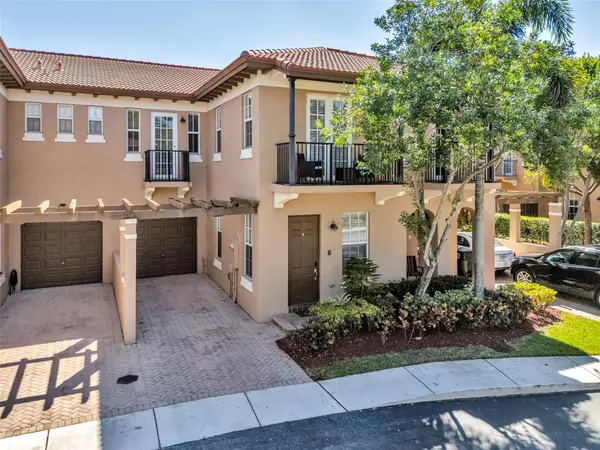 6966 Julia Gardens DR, Coconut Creek, FL 33073