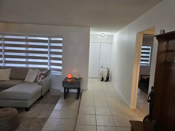 Royal Palm Beach, FL 33411,939 Hibiscus DR