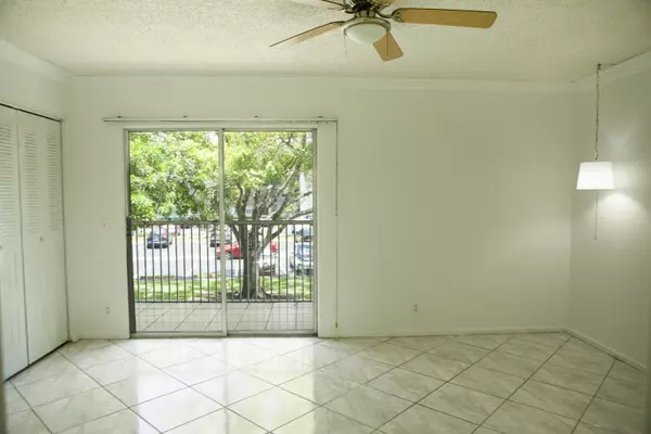 Pembroke Pines, FL 33027,1301 SW 135th TER 212j