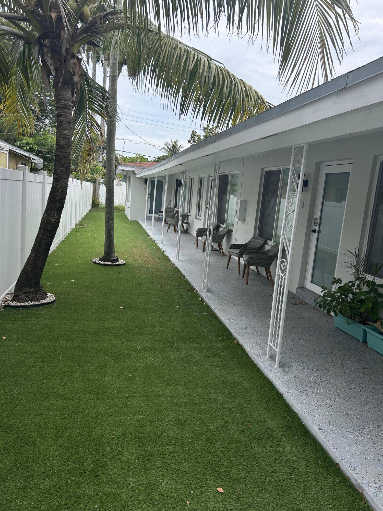 Fort Lauderdale, FL 33304,1037 NE 9th AVE 4