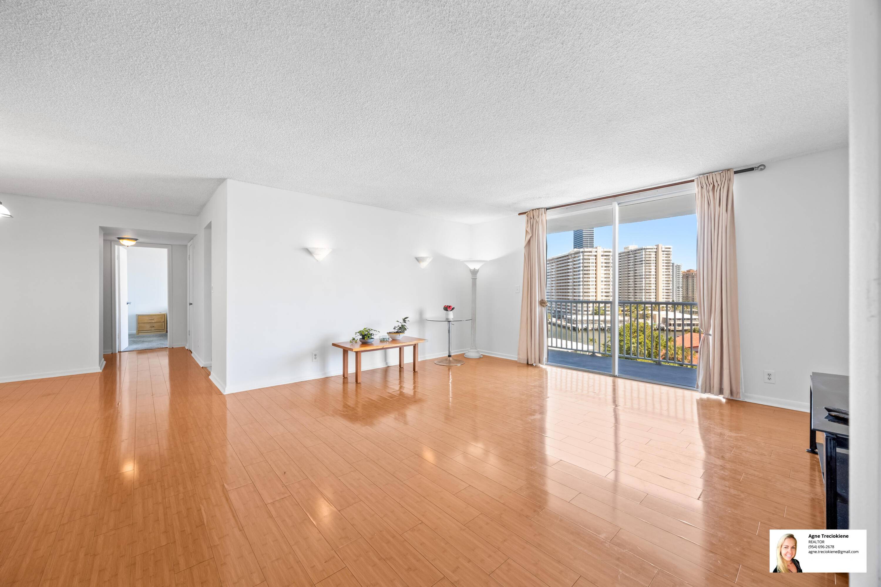 Hallandale Beach, FL 33009,137 Golden Isles DR 807