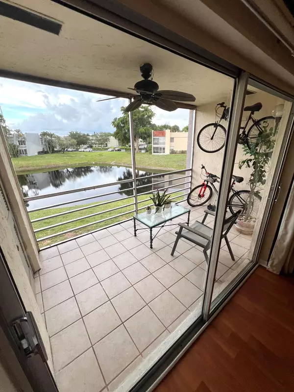 2828 Casita WAY 207-C, Delray Beach, FL 33445