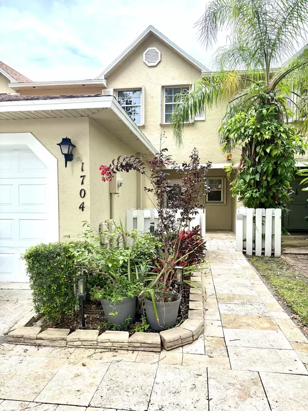 1704 Maplewood DR, Greenacres, FL 33415