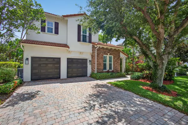 1716 Nature CT, Palm Beach Gardens, FL 33410