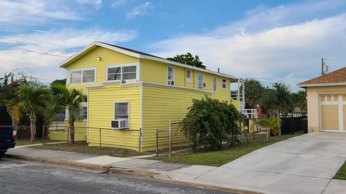 West Palm Beach, FL 33401,921 14th ST