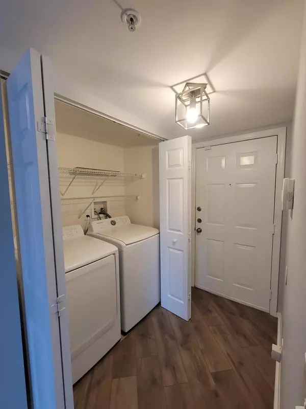 Royal Palm Beach, FL 33411,1400 S Crestwood CT 1409