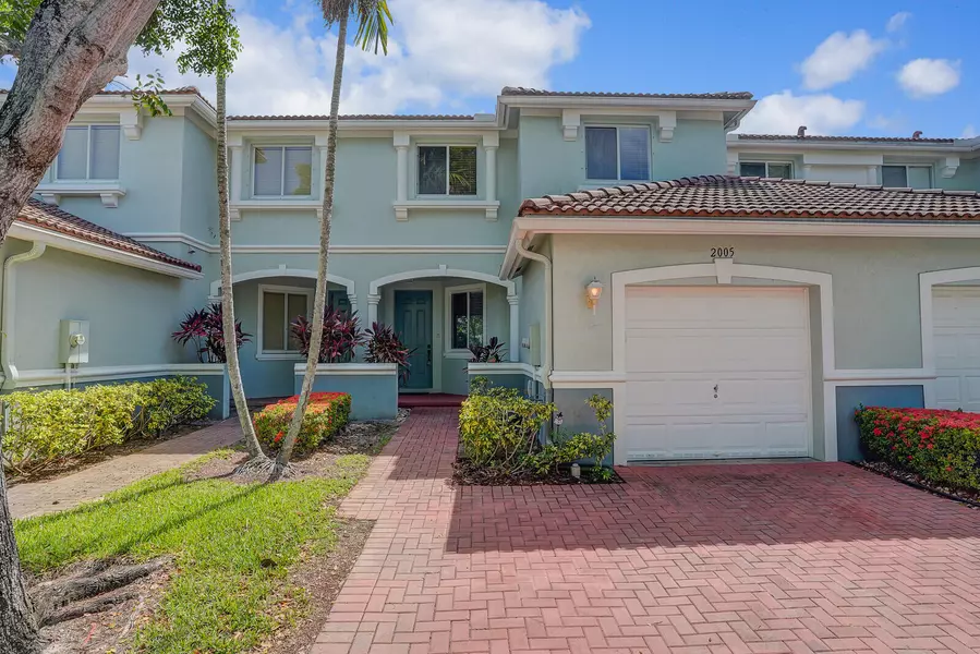 2005 Oakhurst WAY, Riviera Beach, FL 33404