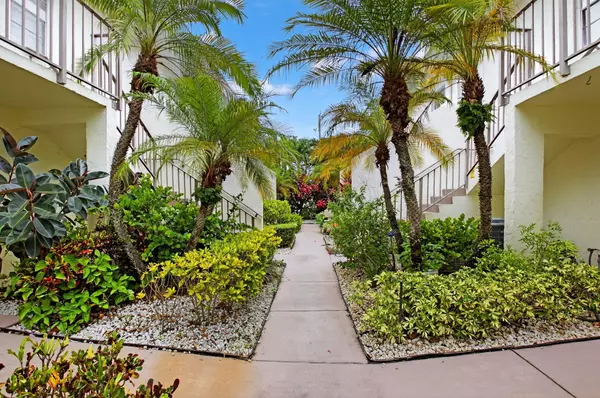 Delray Beach, FL 33446,14905 Wedgefield DR 201