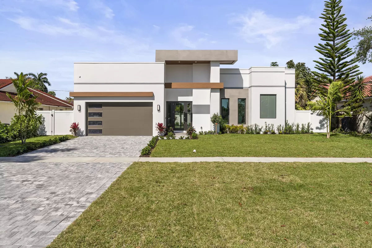Boca Raton, FL 33487,7537 W Country Club Boulevard