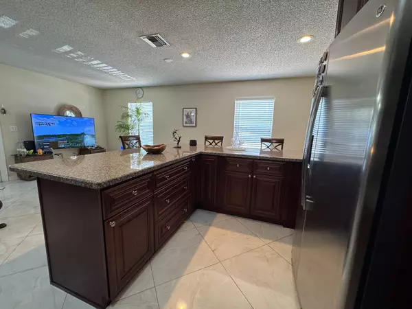 Greenacres, FL 33463,5795 S 38th ST