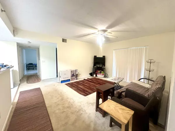 Coconut Creek, FL 33073,5590 Nw 61st Street 818