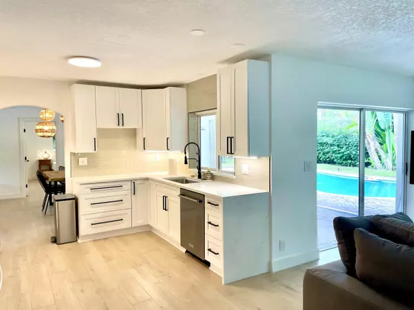 Boca Raton, FL 33486,921 NW 7th ST