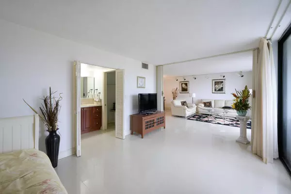 West Palm Beach, FL 33401,2000 Presidential WAY 303