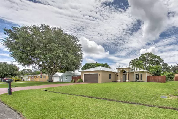 Port Saint Lucie, FL 34983,232 SE Verada AVE