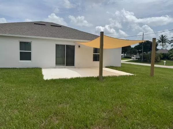 Port Saint Lucie, FL 34953,591 SW Halifax AVE