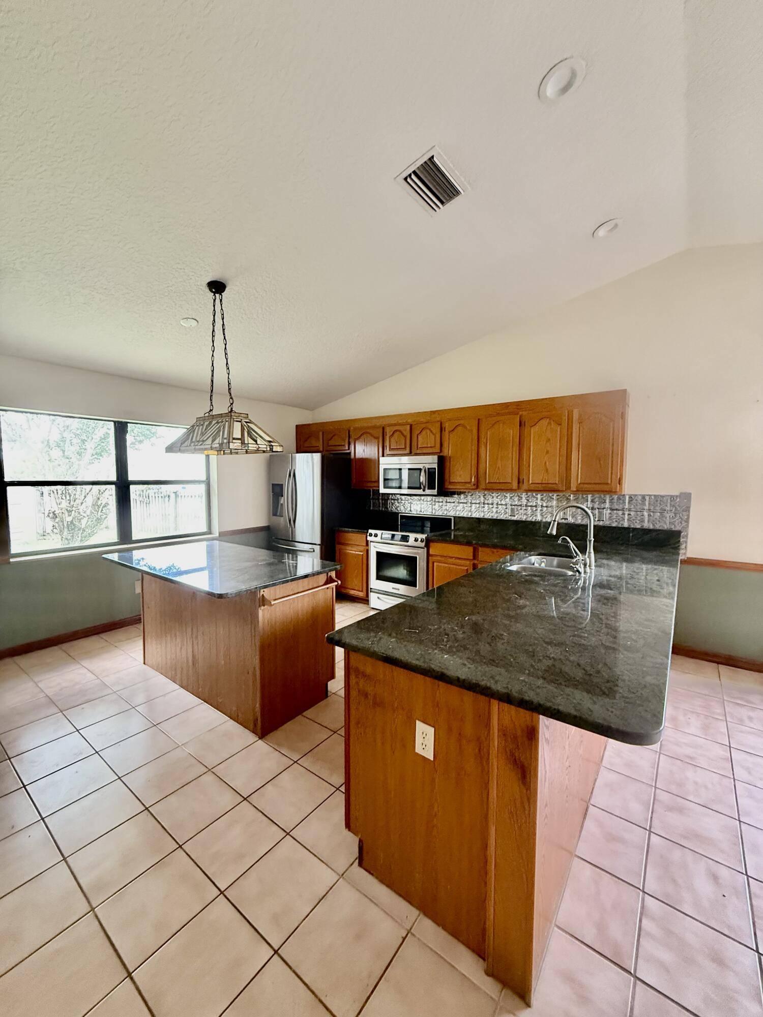 Port Saint Lucie, FL 34953,633 SW Gailbreath AVE