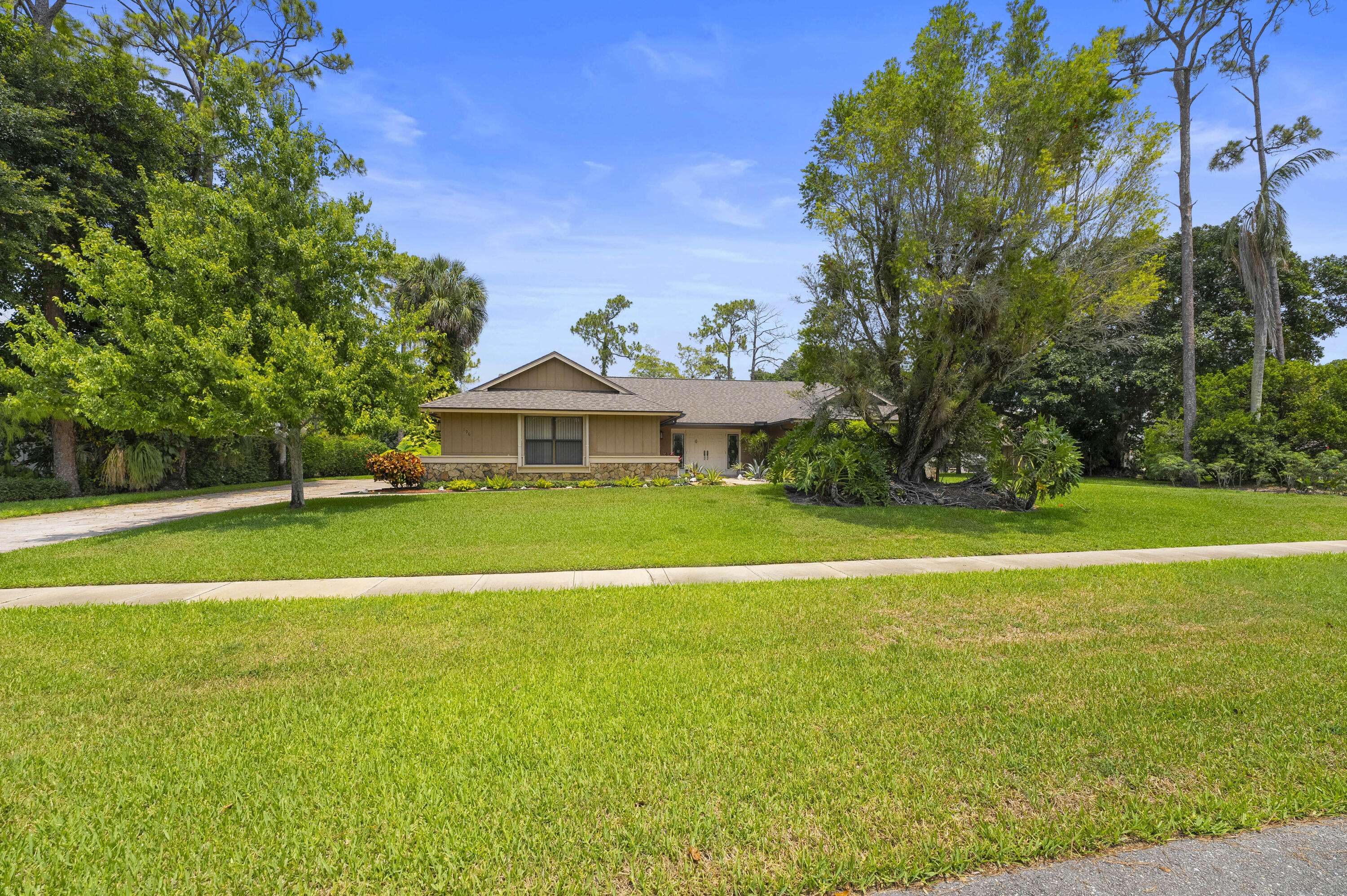 Wellington, FL 33414,196 Scarborough TER