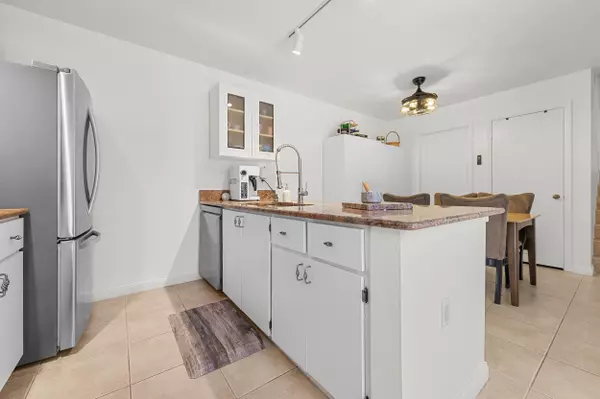 West Palm Beach, FL 33407,7424 74th WAY