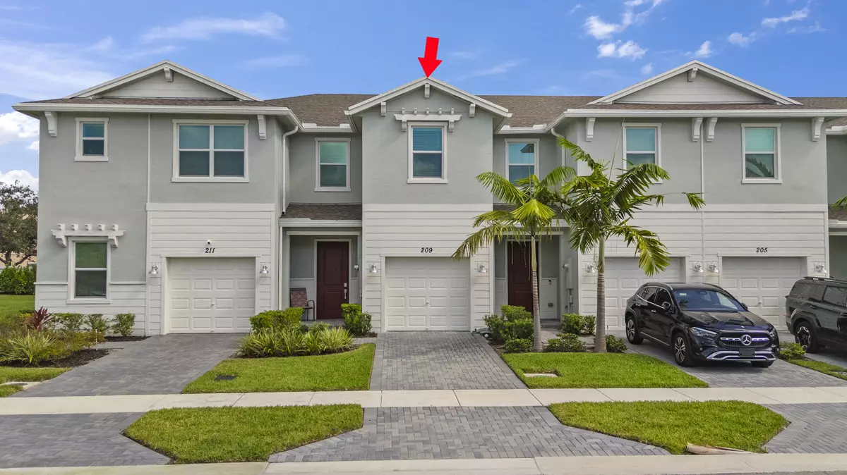 Port Saint Lucie, FL 34984,209 SE Woodbark ST