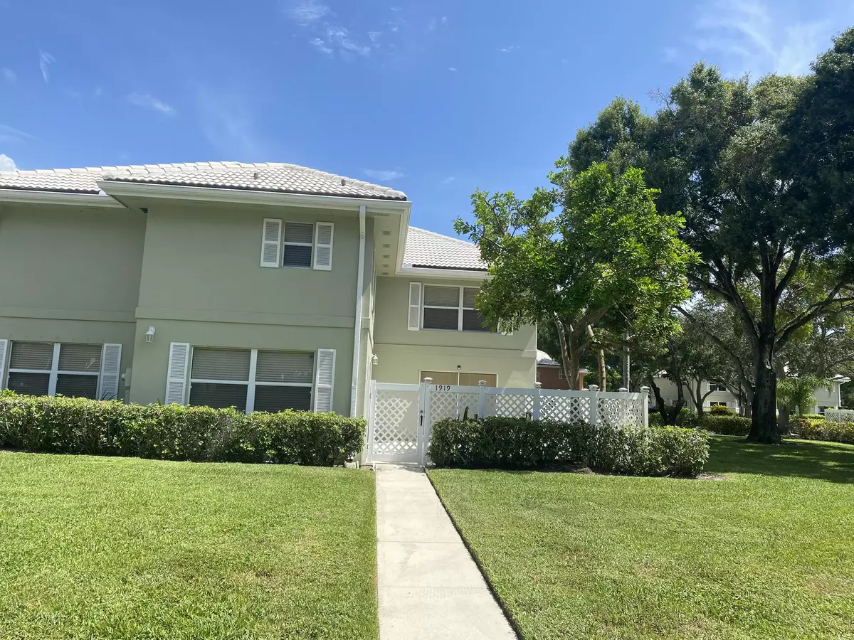 West Palm Beach, FL 33409,1919 Stratford WAY