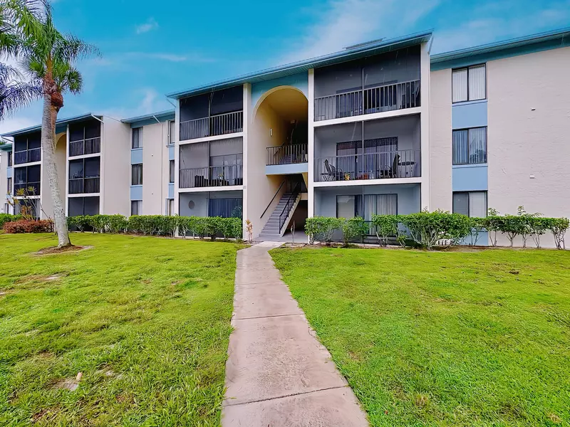 1108 Green Pine BLVD E2, West Palm Beach, FL 33409