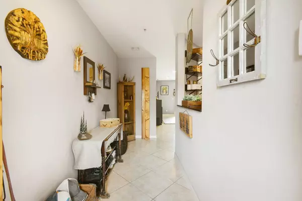 Stuart, FL 34997,473 SE Bloxham WAY