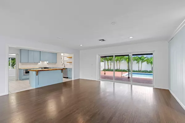 North Palm Beach, FL 33408,541 Kingfish RD